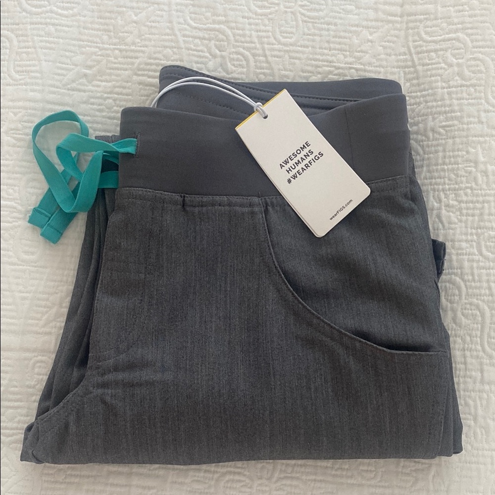 NWT FIGS Kade Cargo Scrub Pants Petite XS